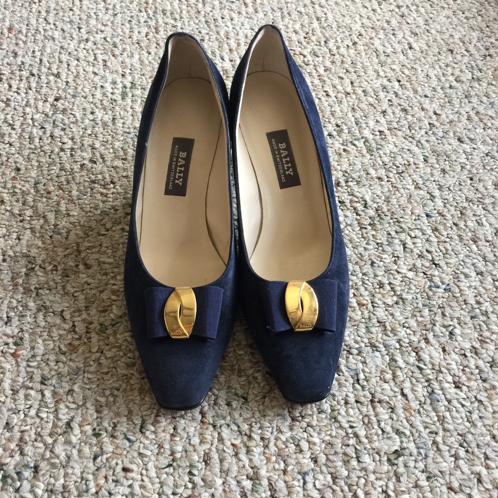 Bally Switzerland Navy Blue Suede Pumps